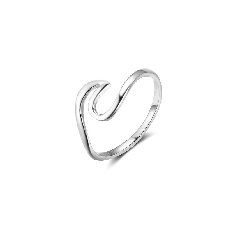 Ženski prstan iz srebra čistine 925  v obliki znaka 