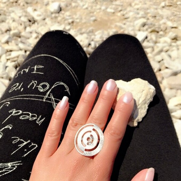 Ženski prstan iz srebra čistine 925 z diamantiranim vzorcem za vse velikosti prstov