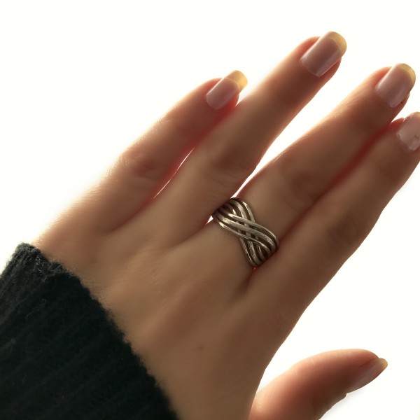 Srebrni ženski prstan brez kamnov, diamantiran videz, pletenica